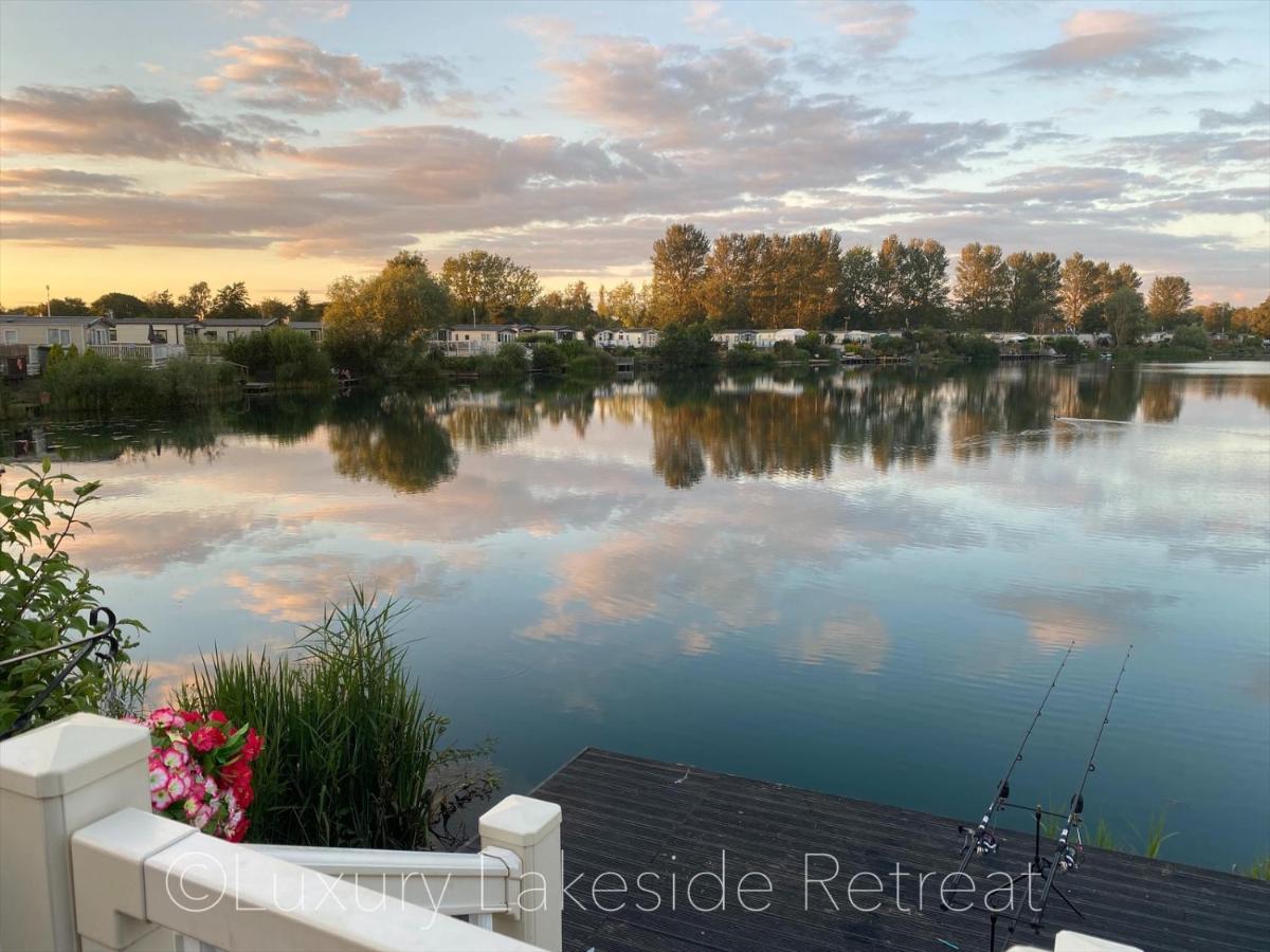 Hotel Lakeside Retreat With Hot Tub & Fishing Peg At Tattershall Lakes Country Park Esterno foto