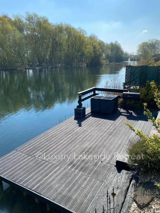 Hotel Lakeside Retreat With Hot Tub & Fishing Peg At Tattershall Lakes Country Park Esterno foto