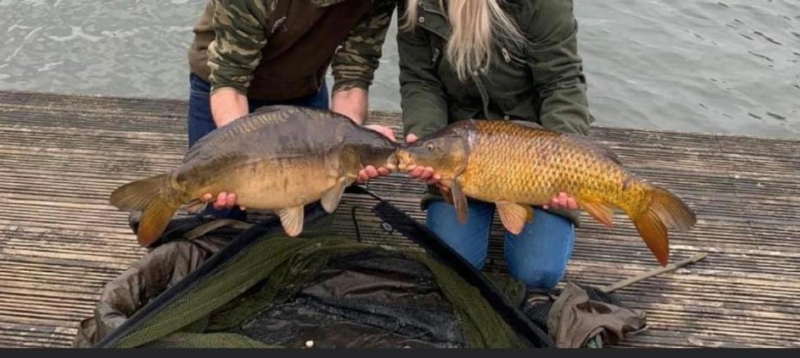 Hotel Lakeside Retreat With Hot Tub & Fishing Peg At Tattershall Lakes Country Park Esterno foto